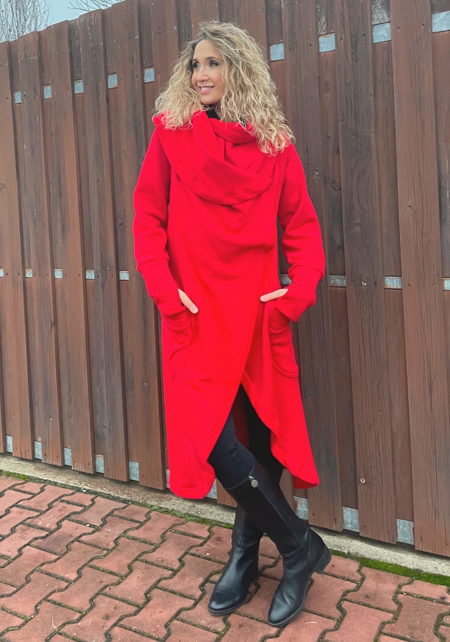 Červený dlouhý kabátek s vázáním