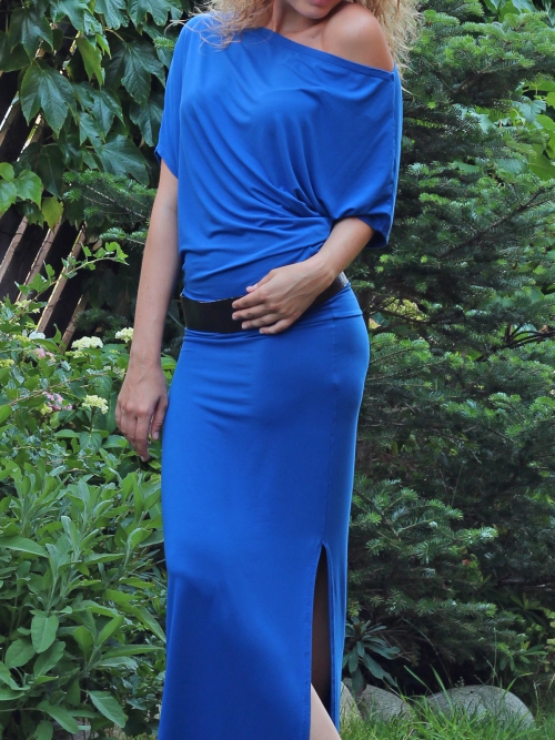 Modré asymetrické šaty dlouhé