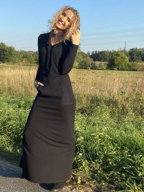 Černé šaty - dlouhé s krajkovou kapucí