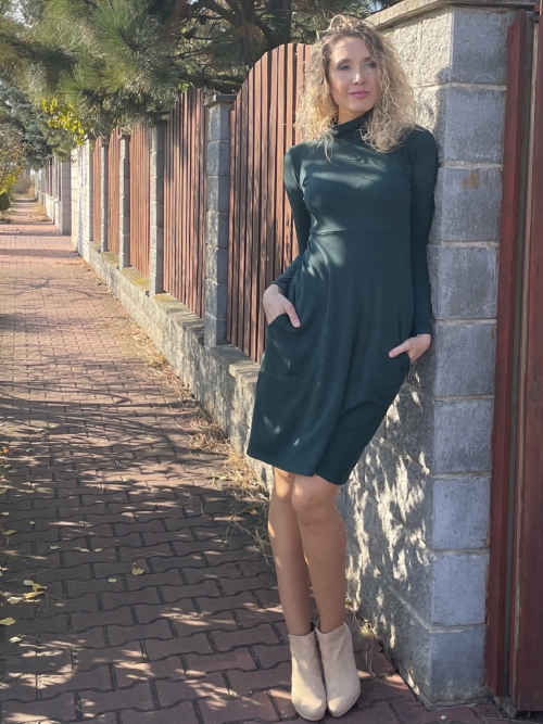 Zelené šaty s rolákem