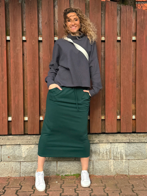 Zelená sukně s kapsami dlouhá