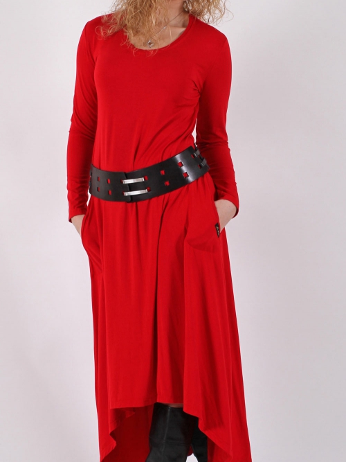 Šaty se zvonovou sukní červené
