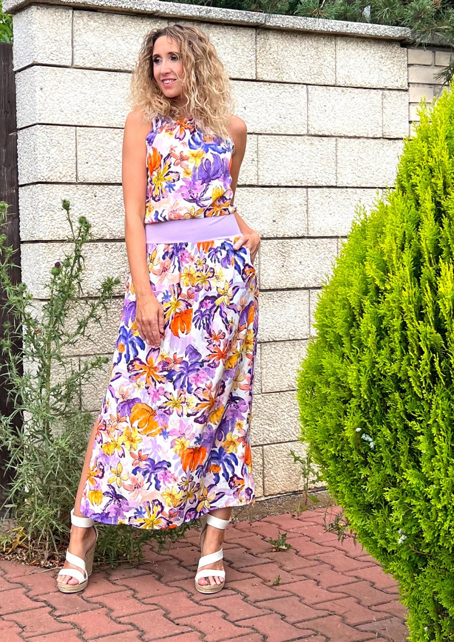 Šaty na ramínka fialové květy