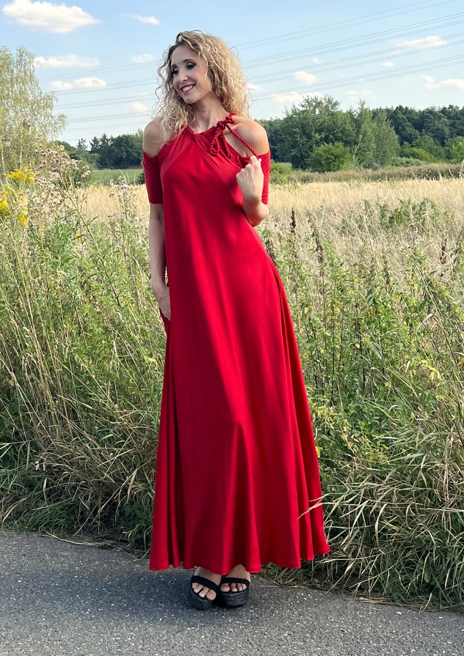Zvonové šaty červené dlouhé