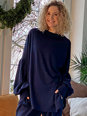 Tmavěmodrá oversize mikina