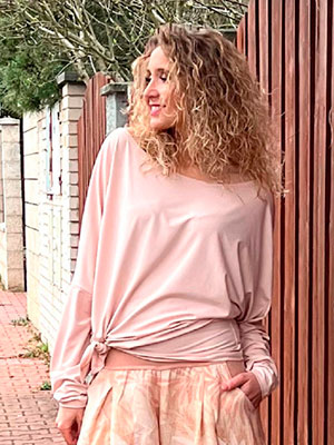Oversize pudrová netopýří tunika dlouhý rukáv