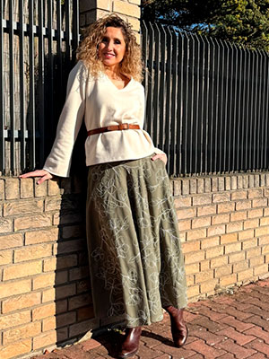 Polokolová sukně khaki s květy
