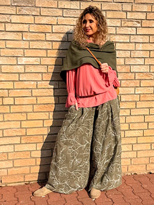 Kalhotová sukně dlouhá khaki s květy