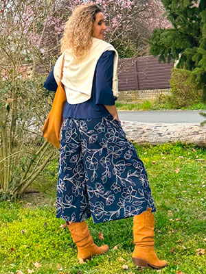 Kalhotová sukně maxi modrá s květy