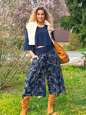 Kalhotová sukně maxi modrá s květy