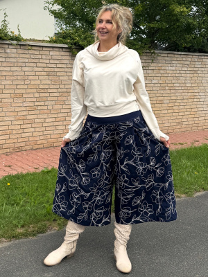 Kalhotová sukně maxi modrá s květy