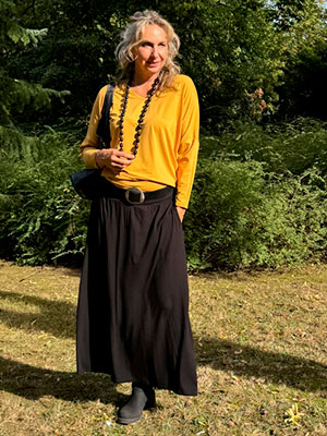 Dlouhá áčková sukně černá
