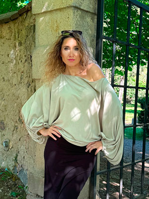 Volná béžová tunika