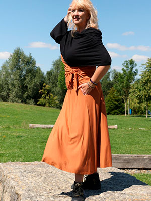 Polokolová sukně- dlouhá měděná
