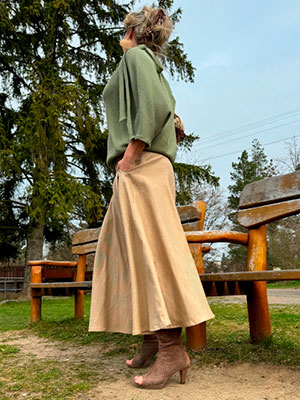 Polokolová sukně krepová vazba