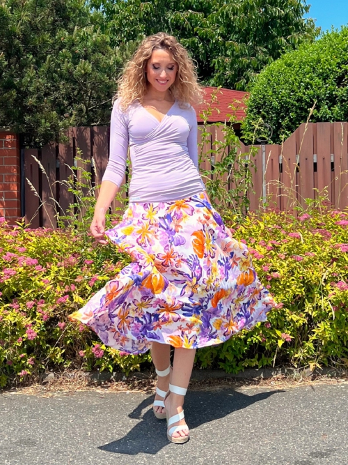 Polokolová sukně- dlohá s fialkovými kvítky