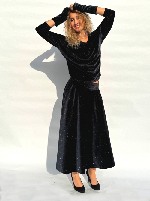 Polokolová sukně černá se stříbrnou nitkou