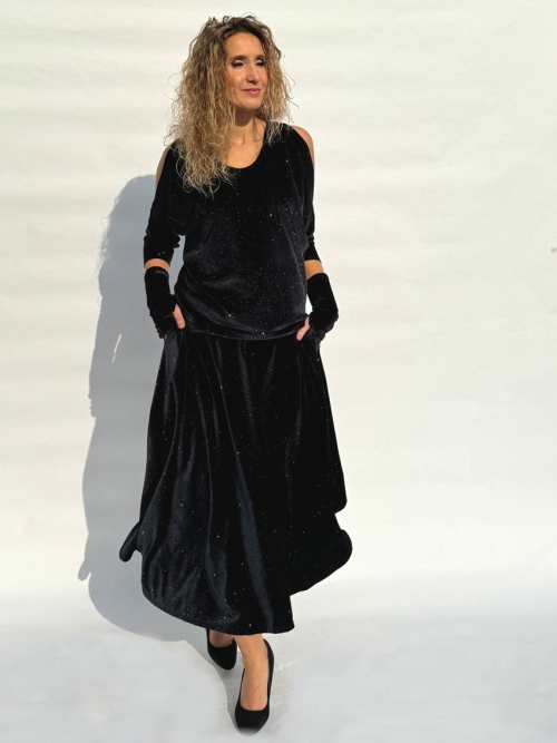 Polokolová sukně černá se stříbrnou nitkou