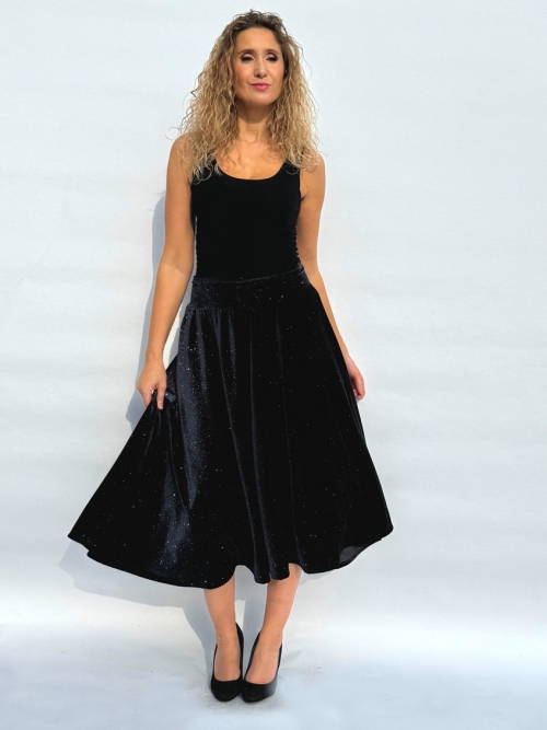 Polokolová sukně černá se stříbrnou nitkou
