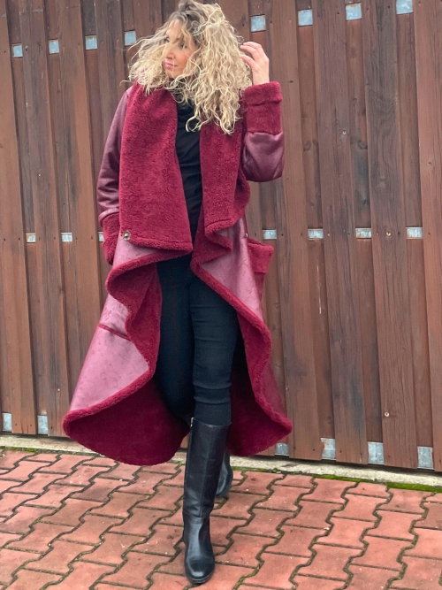 Vínový dlouhý kabát