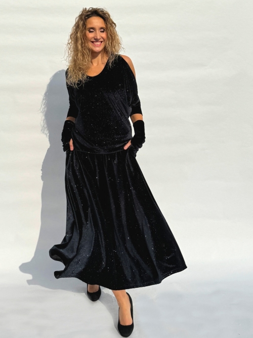 Polokolová sukně černá se stříbrnou nitkou