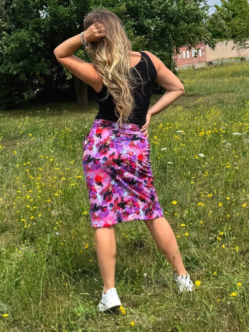 Sukně s kapsami krátká fialové květy