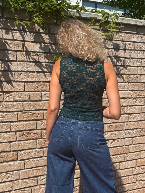 Zelená krajková vesta