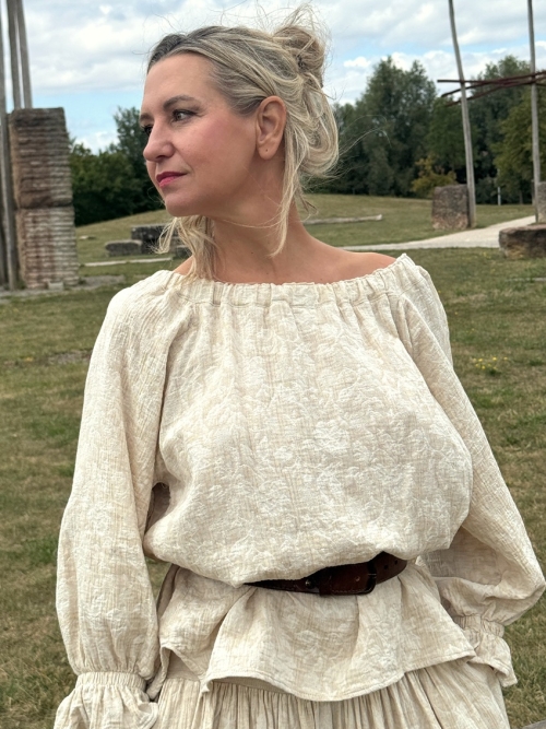 Nabíraná béžová tunika
