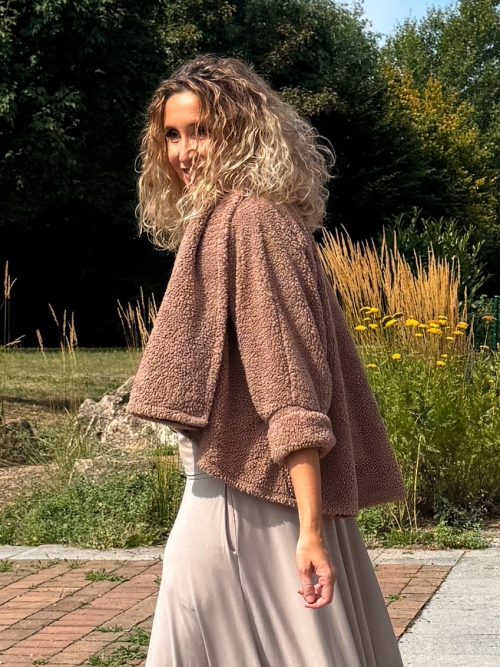 Kabátek netopýr béžový plyš