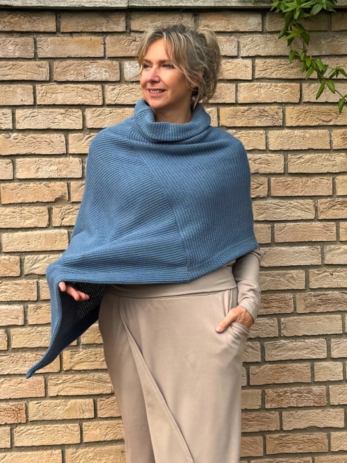 Rolákové svetrové modré pončo střední