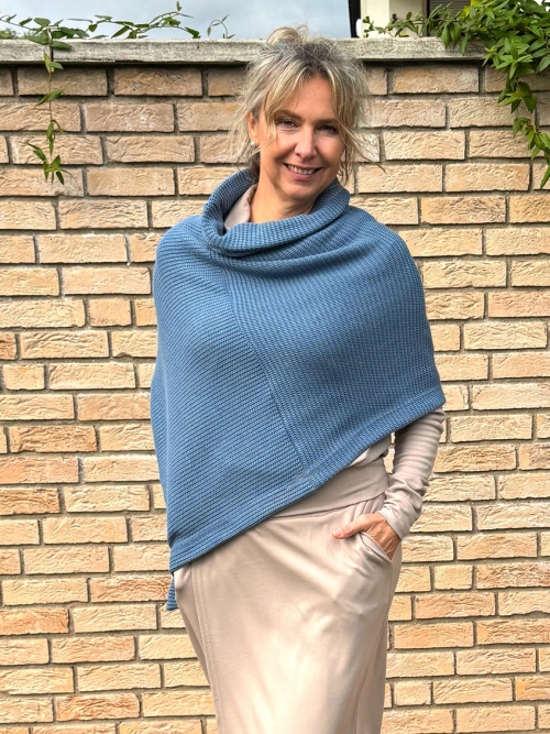 Rolákové svetrové modré pončo střední