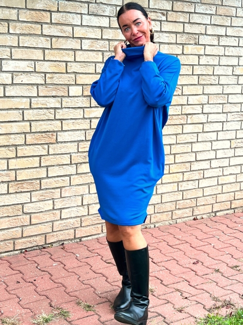 Rolákové šaty modré s rukávem