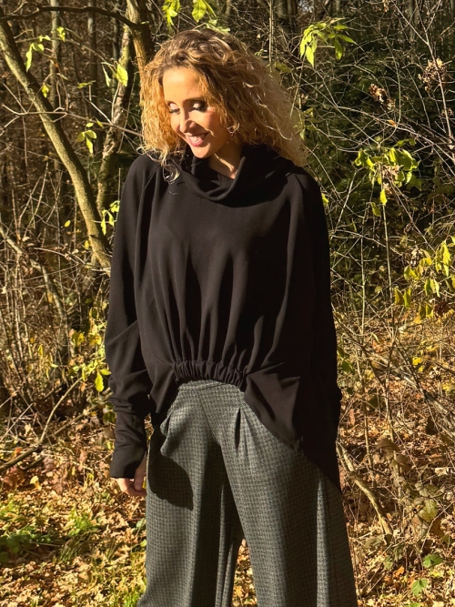 Volný rolák s gumou černý dlouhý