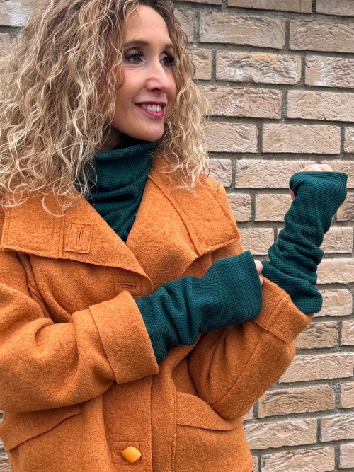 Tmavě zelený rolákový nákrčník