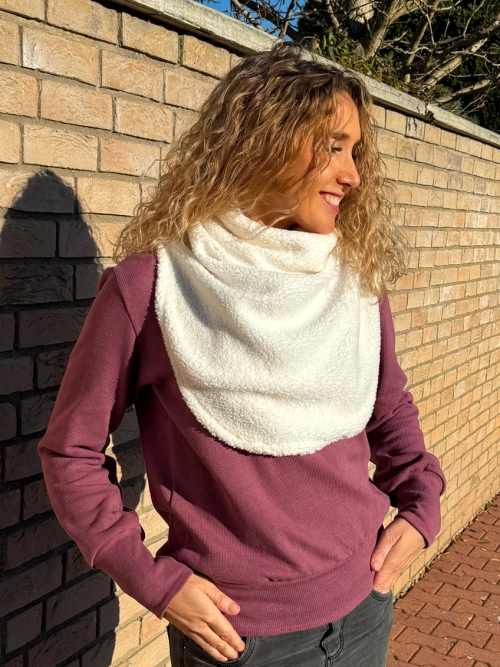 Rolákový nákrčník bílý plyš