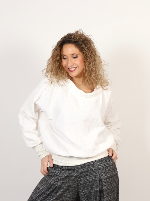 Volná tunika se stojáčkem bílá