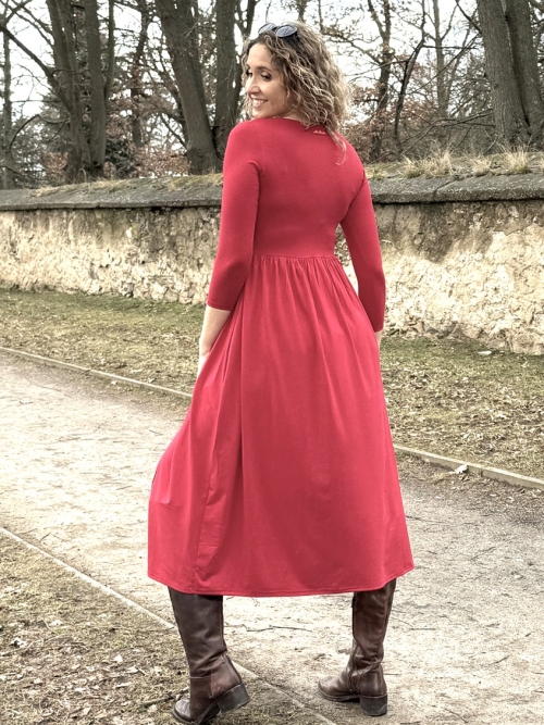 Šaty s rozparky červené