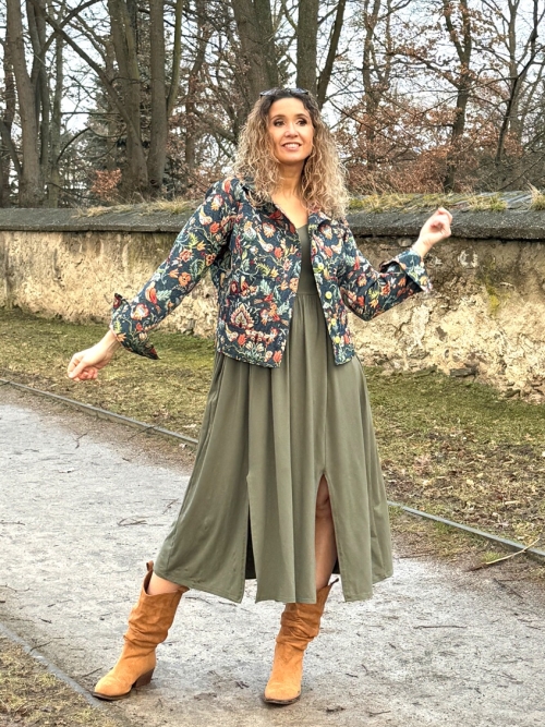 Šaty s rozparky khaki