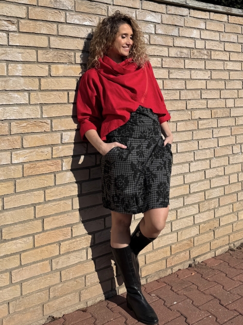 Překládaná krátká sukně šedo černá