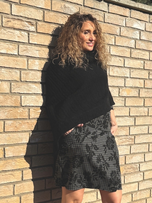 Vlněné pončo černé