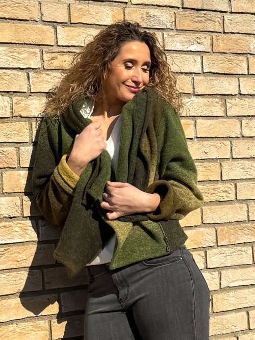 Křivák z vlněného fleesu zelené ombré