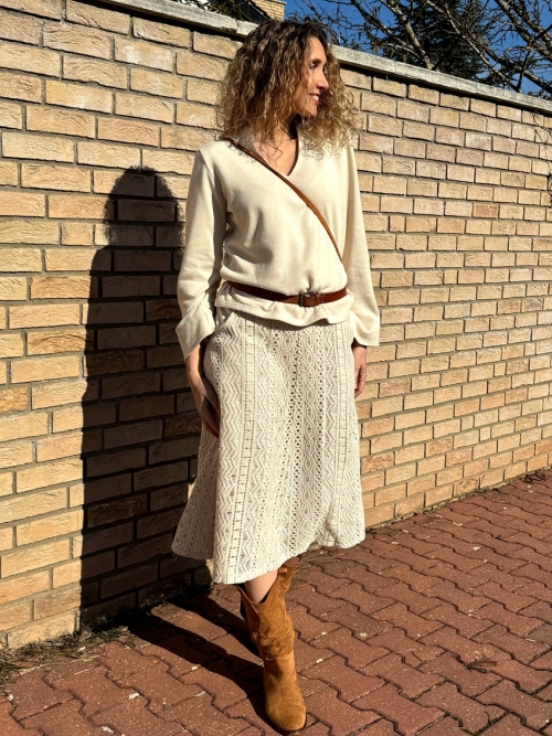 Zvonová krajková sukně