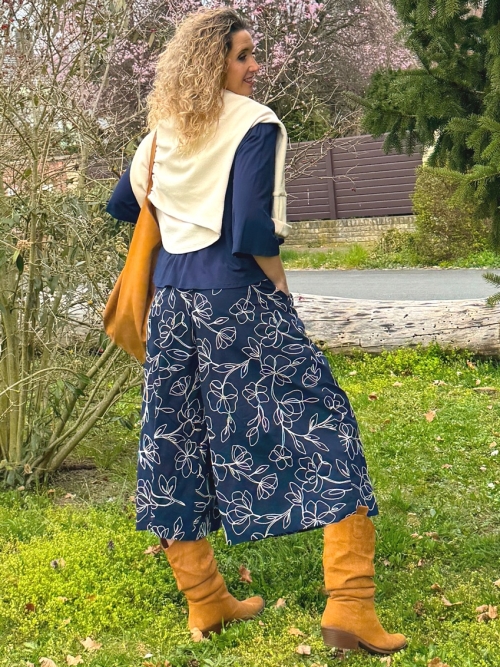 Kalhotová sukně maxi modrá s květy