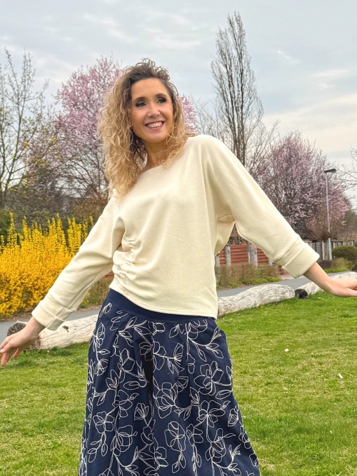 Svetřík bavlněný s nabíráním slonová kost