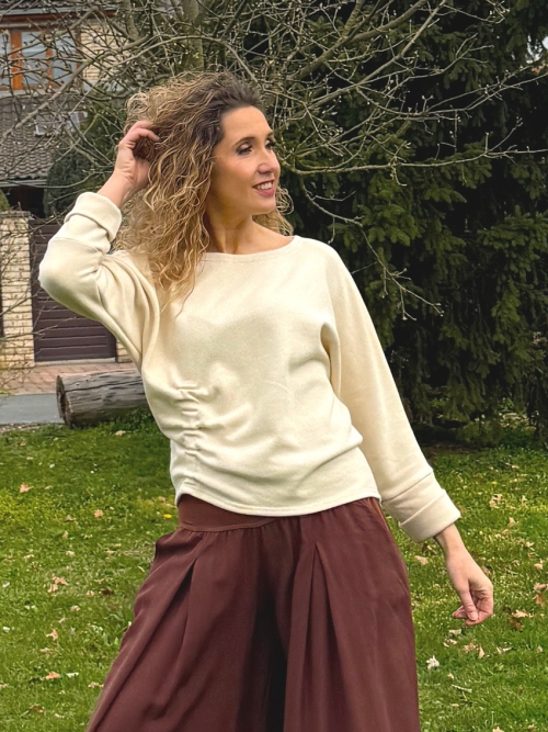 Svetřík bavlněný s nabíráním slonová kost