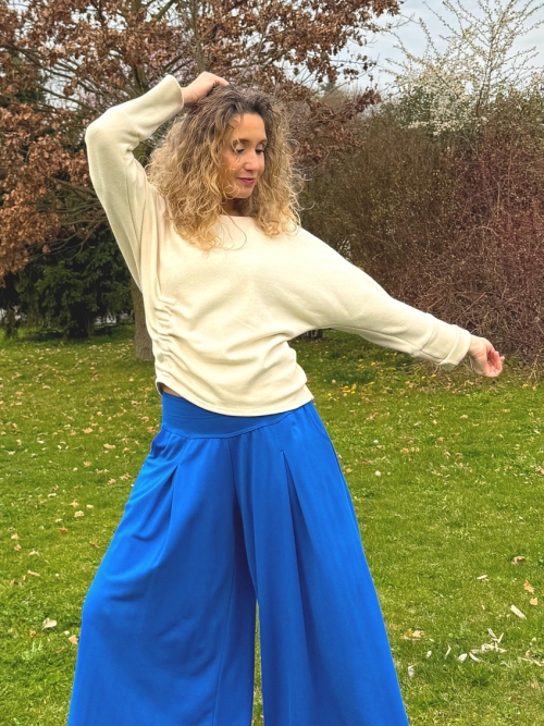 Svetřík bavlněný s nabíráním slonová kost