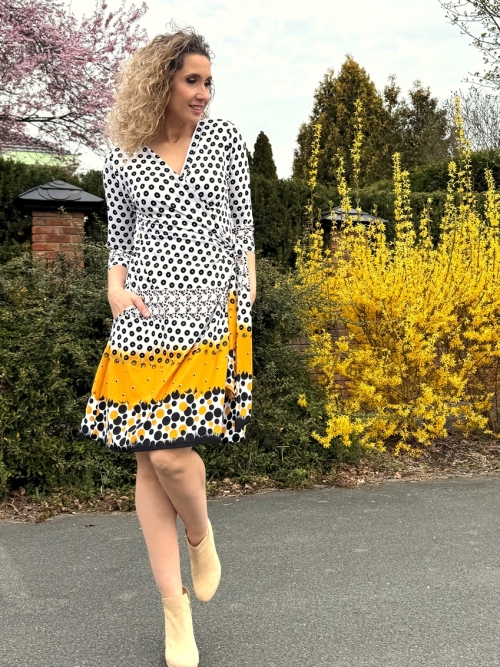 Zavinovací šaty krátké bílo žluté