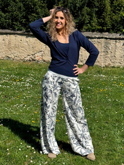 Volné kalhoty smetanová s modrými květy