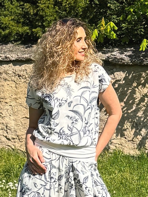 Volný top s pasem smetanovo-modrý