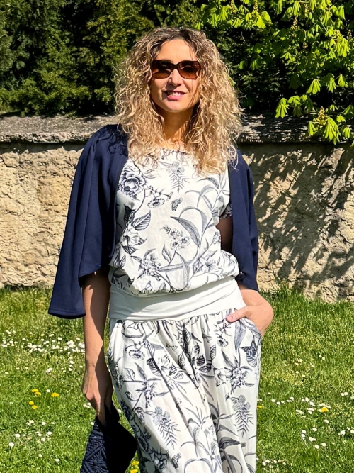 Volný top s pasem smetanovo-modrý